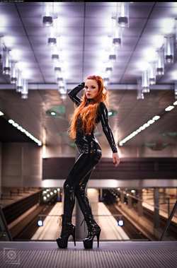 Image #138292 (fetish): latex, redhead