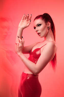 Image #214399 (fetish): latex, redhead