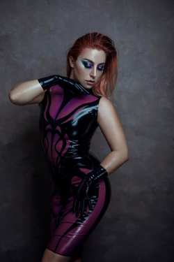 Image #210310 (fetish): latex, redhead