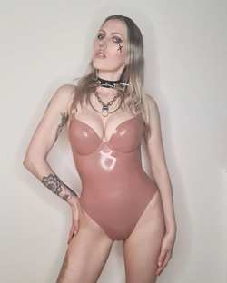 Image #225702 (fetish): latex