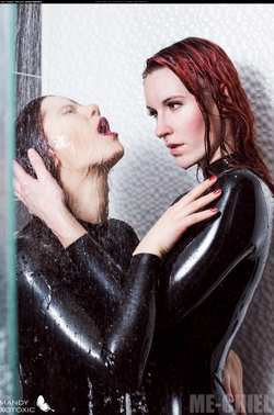 Image #145412 (fetish): latex, wet