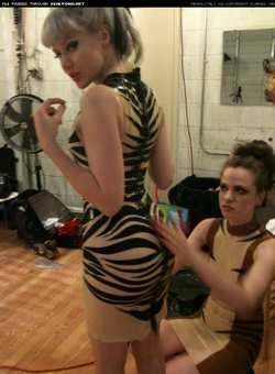 Image #9052 (grlz): latex, mosh