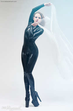 Image #199002 (fetish): latex