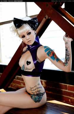 Image #7689 (grlz): blonde, latex, tattoo