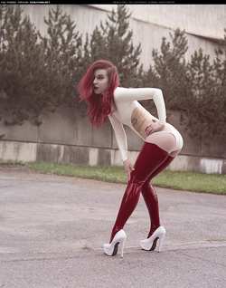 Image #152353 (fetish): latex, redhead