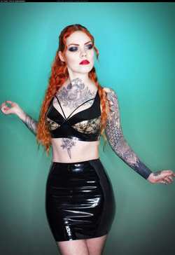 Image #189618 (fetish): latex, redhead