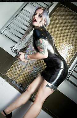 Image #108802 (fetish): latex, wet