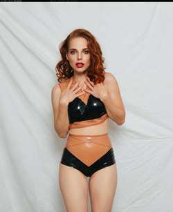 Image #177524 (fetish): latex, redhead