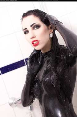 Image #115188 (fetish): latex, wet