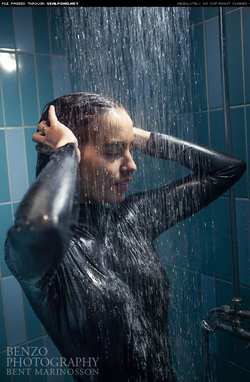 Image #82619 (fetish): latex, wet