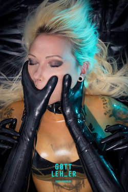 Image #201711 (fetish): latex