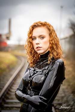 Image #220553 (fetish): latex, redhead
