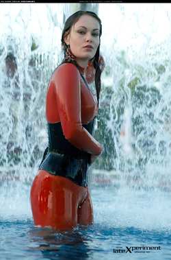 Image #40919 (fetish): latex, wet