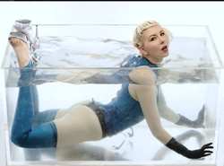 Image #46194 (fetish): latex, wet