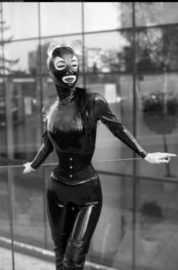 Image #111733 (fetish): latex, marilyn yusuf